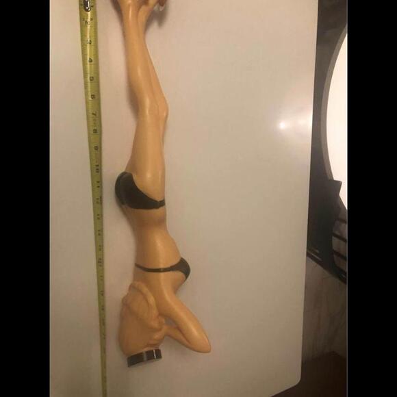 1957 Jayne Mansfield water bottle pin up girl beauty queen 22” in great shape - Picture 3 of 10